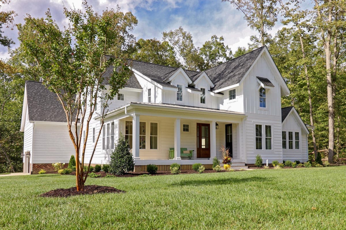 Plan 500043VV: Classic and Stylish Farmhouse Plan with Large Rear Porch - 3439 Sq Ft - Image #10 - Cottage, Country, Farmhouse, Modern Farmhouse, New American, Traditional