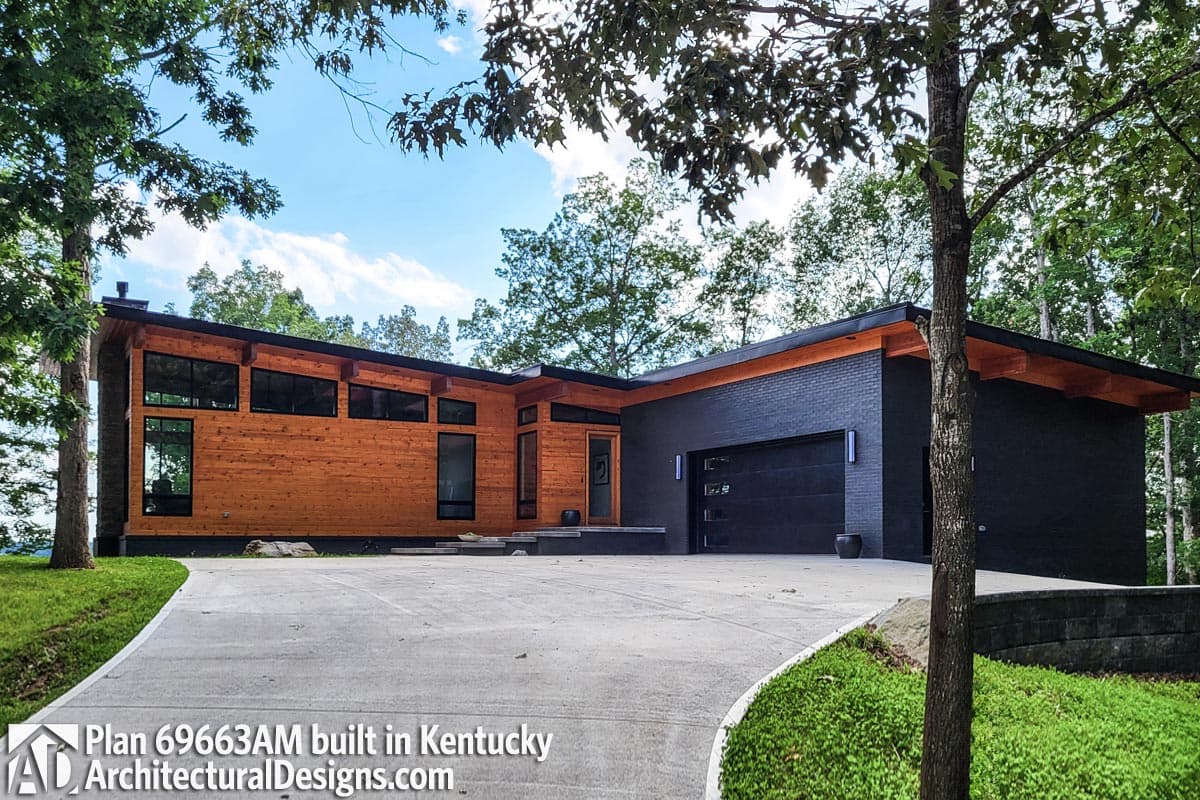 build gallery item - House Plan 69663AM comes to life in Kentucky!