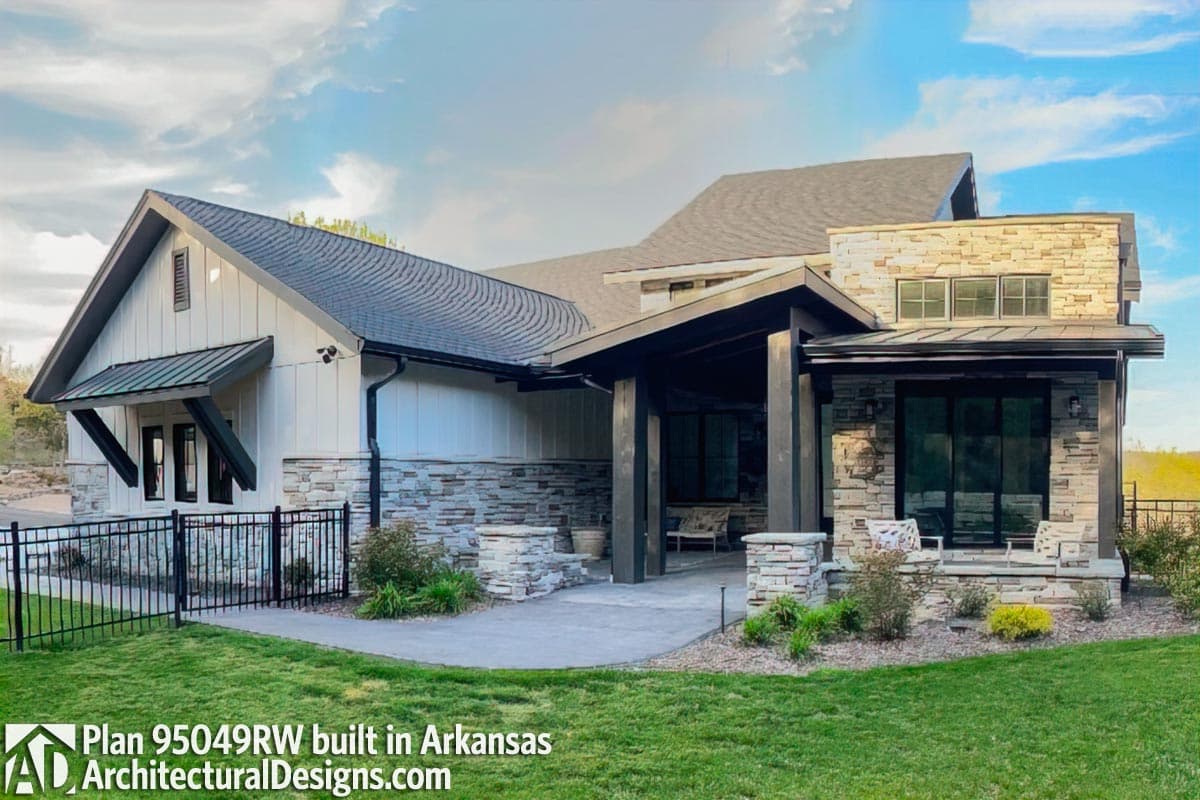 build gallery item - House Plan 95049RW Comes to Life in Arkansas