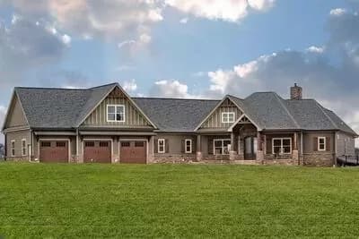 Charming 4-Bed Country Craftsman Home with Bonus Over Garage - 3204 Sq Ft