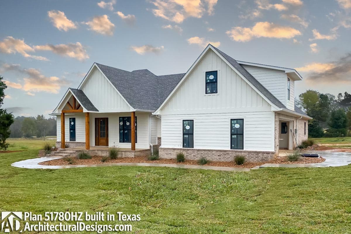 build gallery item - House Plan 51780HZ Comes to Life in Texas