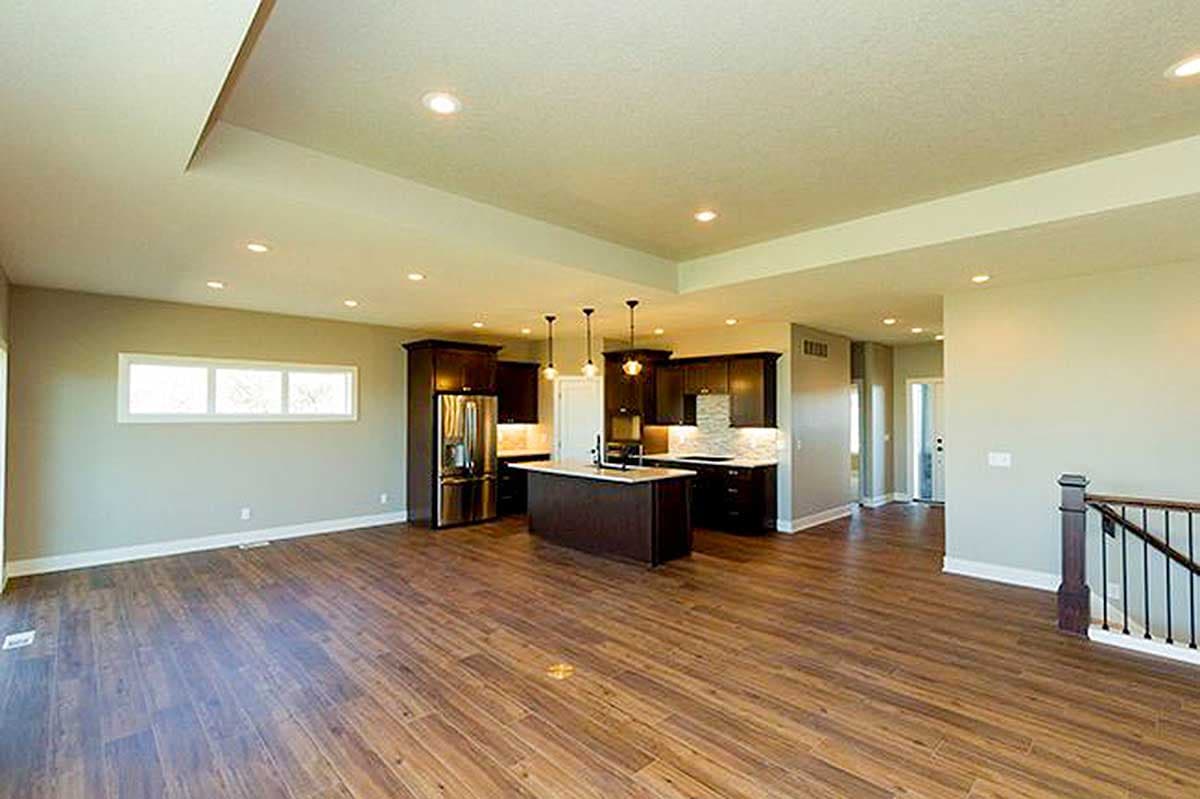 Plan 890077AH: Single-Level Craftsman Ranch Home Plan with Split Bed Layout - 1703 Sq Ft - Image #7 - Craftsman, Ranch
