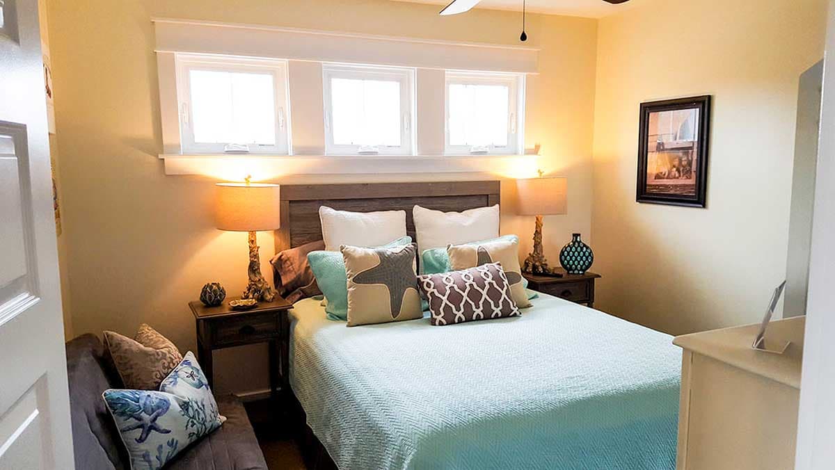 Plan 31529GF: 3-Bedroom Bungalow Plan for a Narrow Lot - Image #4 - Bungalow, Cottage, Country, Craftsman, Vacation