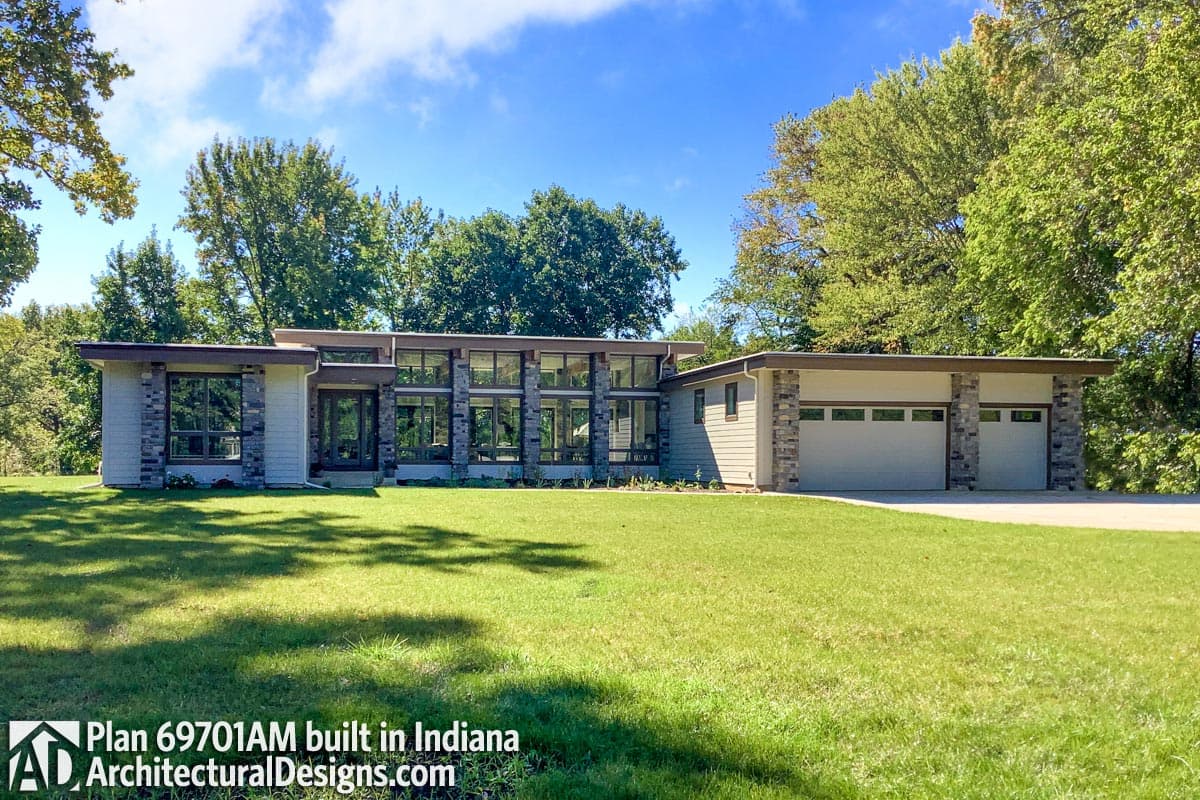 build gallery item - House Plan 69701AM comes to life in Indiana!