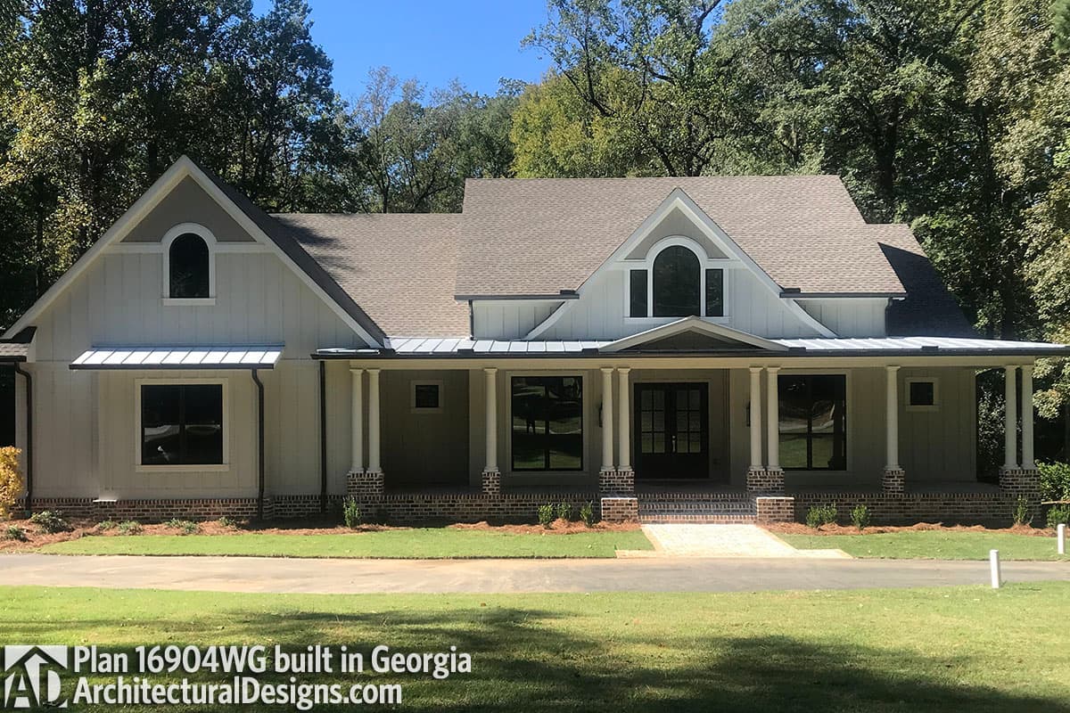 Plan 16904WG: Modern Farmhouse with Two Bonus Rooms - 2787 Sq Ft - Image #4 - Country, Farmhouse, Modern Farmhouse, New American, Ranch, Southern