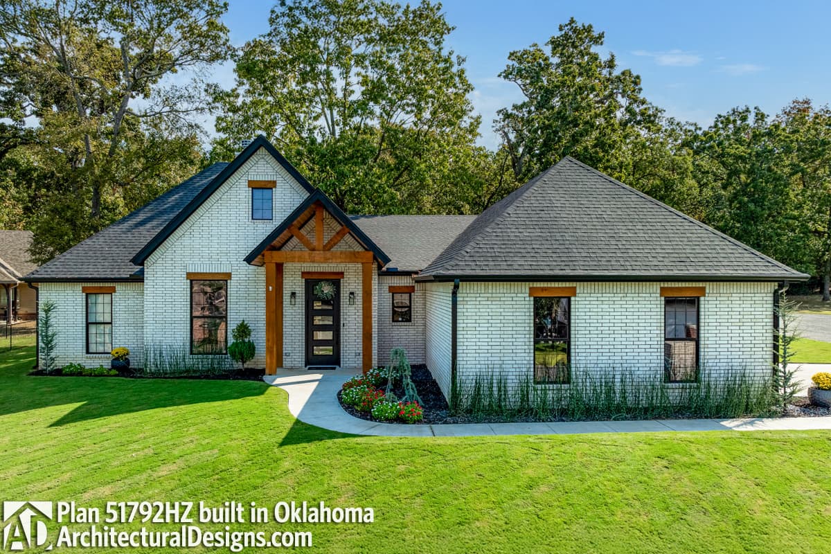 build gallery item - House Plan 51792HZ Comes to Life in Texas!