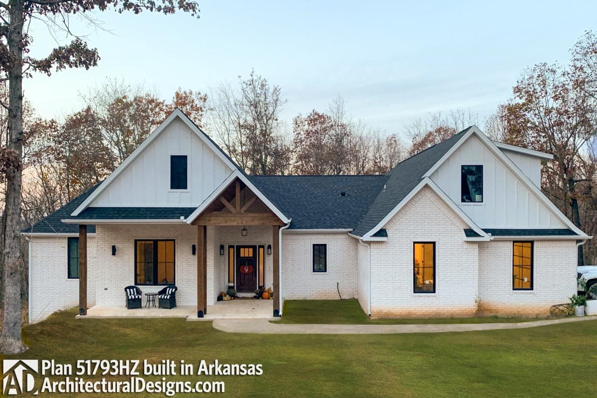 Plan 51793HZ: 4-Bed Country Craftsman House Plan with 2-Car Garage - 2373 Sq Ft - Image #11 - Country, Craftsman, Traditional