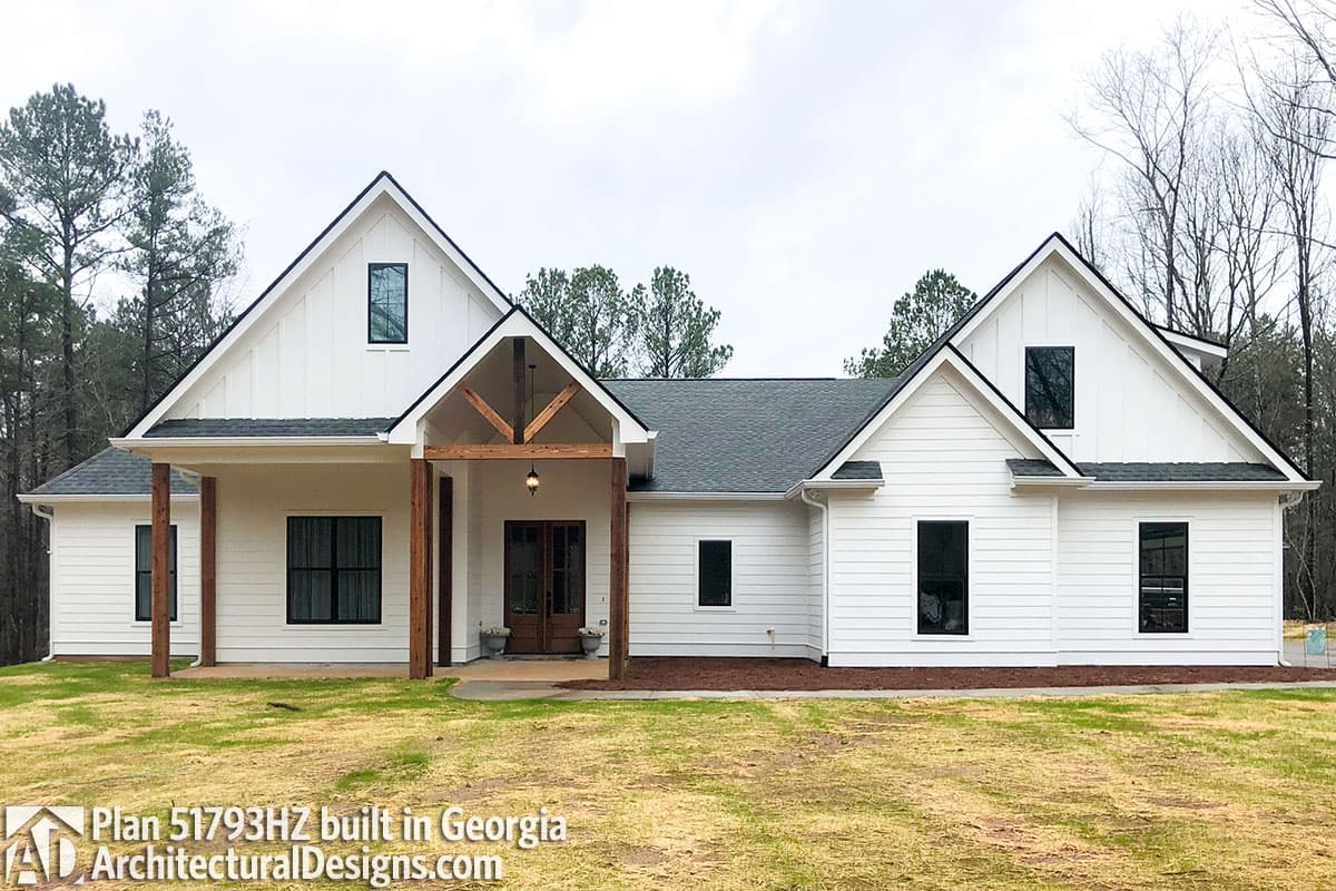 Plan 51793HZ: 4-Bed Country Craftsman House Plan with 2-Car Garage - 2373 Sq Ft - Image #13 - Country, Craftsman, Traditional