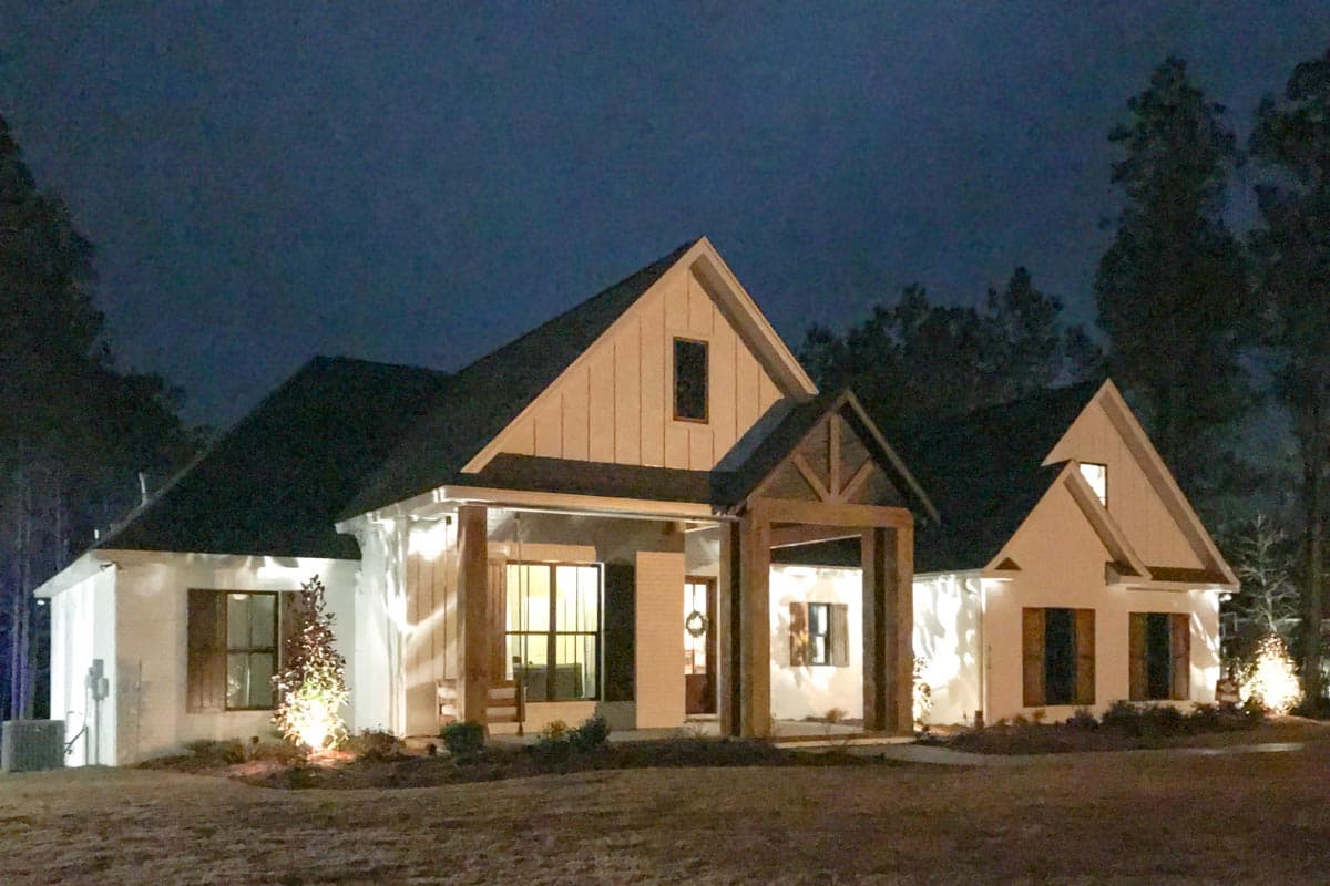 Plan 51793HZ: 4-Bed Country Craftsman House Plan with 2-Car Garage - 2373 Sq Ft - Image #34 - Country, Craftsman, Traditional