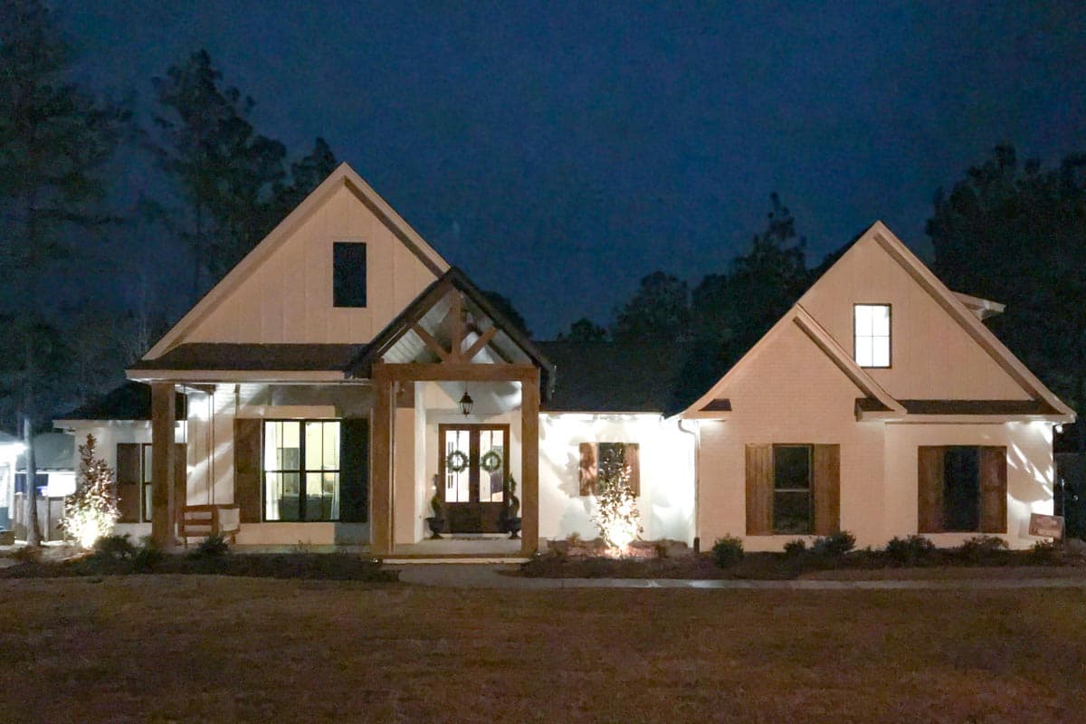 Plan 51793HZ: 4-Bed Country Craftsman House Plan with 2-Car Garage - 2373 Sq Ft - Image #33 - Country, Craftsman, Traditional