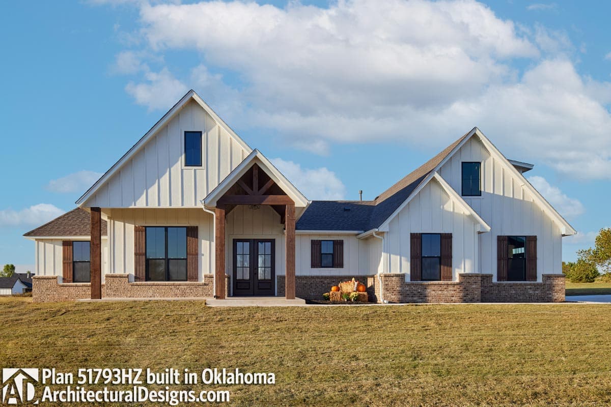 build gallery item - House Plan 51793HZ Comes to Life in Oklahoma