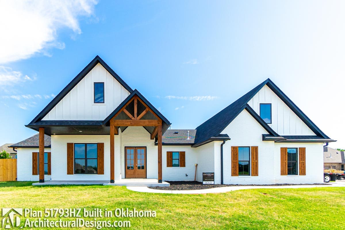 build gallery item - House Plan 51793HZ Comes to Life in Oklahoma Again!