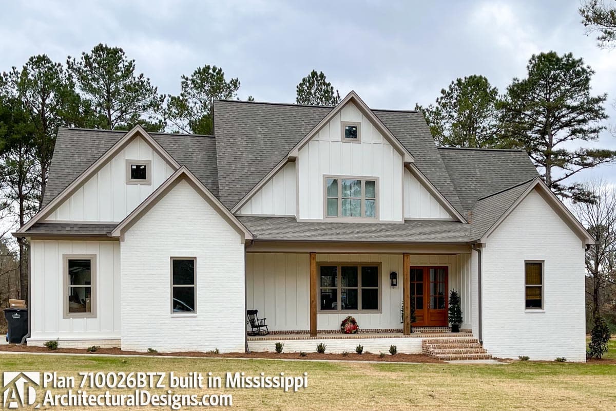 build gallery item - Craftsman House Plan 710026BTZ Comes to Life in Mississippi