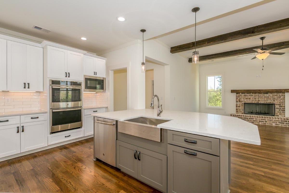 Plan 710061BTZ: Stunning 4-Bed Modern Farmhouse with Bonus Room - Image #4 - Country, Farmhouse, Modern Farmhouse, New American