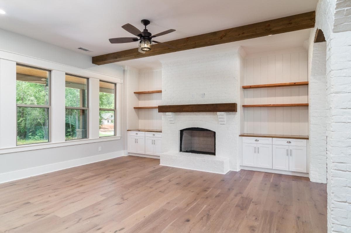 Plan 710095BTZ: 4-Bed Modern Farmhouse Plan with Large Bonus Room - Image #10 - Country, Craftsman, New American, Traditional