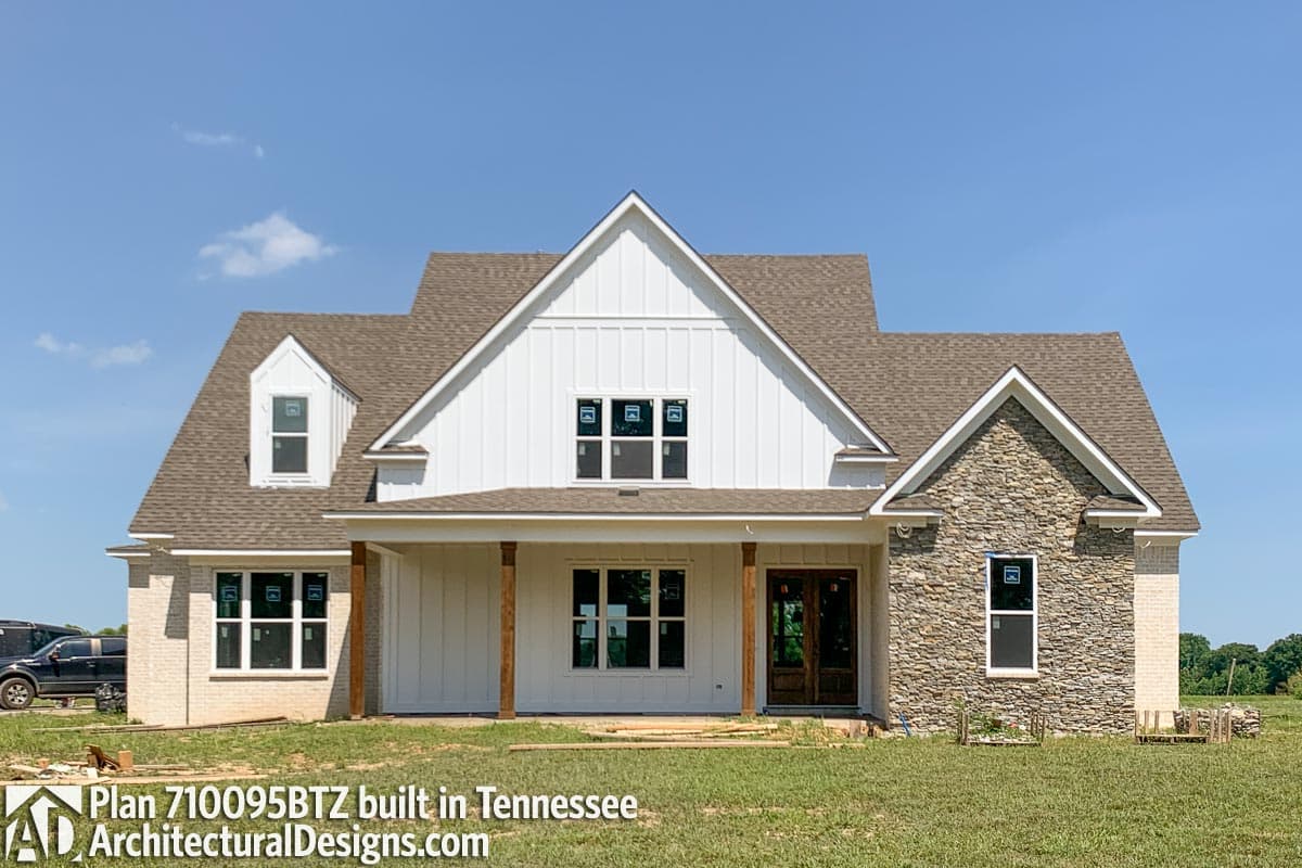 Plan 710095BTZ: 4-Bed Modern Farmhouse Plan with Large Bonus Room - Image #4 - Country, Craftsman, New American, Traditional