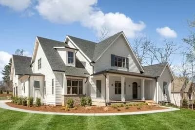 4-Bed Modern Farmhouse Plan with Large Bonus Room