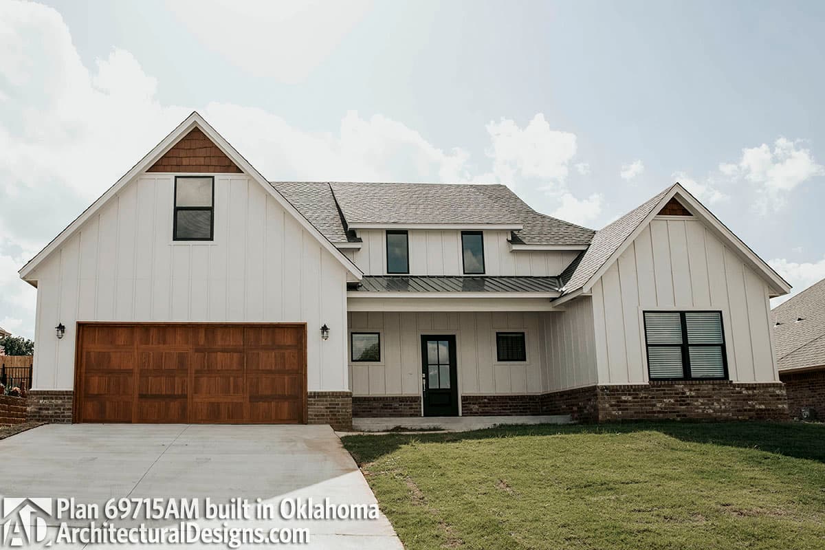 Plan 69715AM: 3-Bed New American House Plan with Vaulted Great Room - 1878 Sq Ft - Image #5 - Cottage, Country, Modern Farmhouse, New American