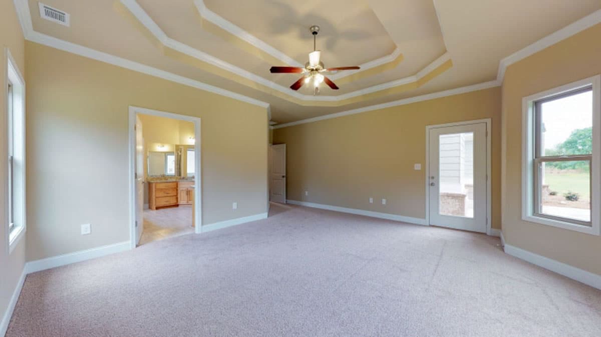 Plan 710134BTZ: 4-Bed Traditional House Plan with Upstairs Bonus Room - Image #10 - Southern, Traditional
