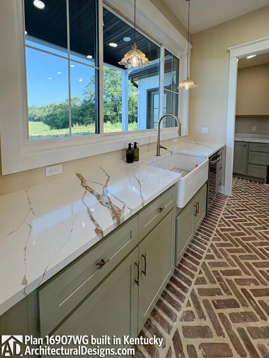 Client Photo id:  562047