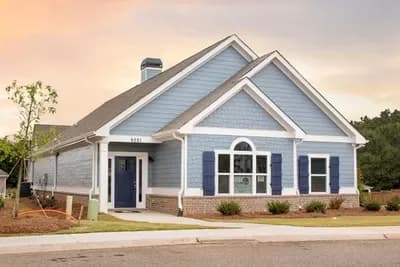 Timeless Cottage with 2- or 3-Bed Flexibility