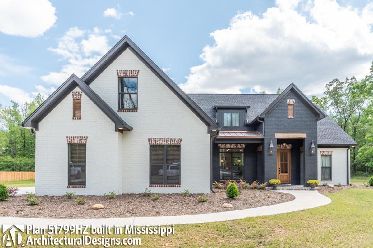 build gallery item - New American House Plan 51799HZ comes to life in Mississippi