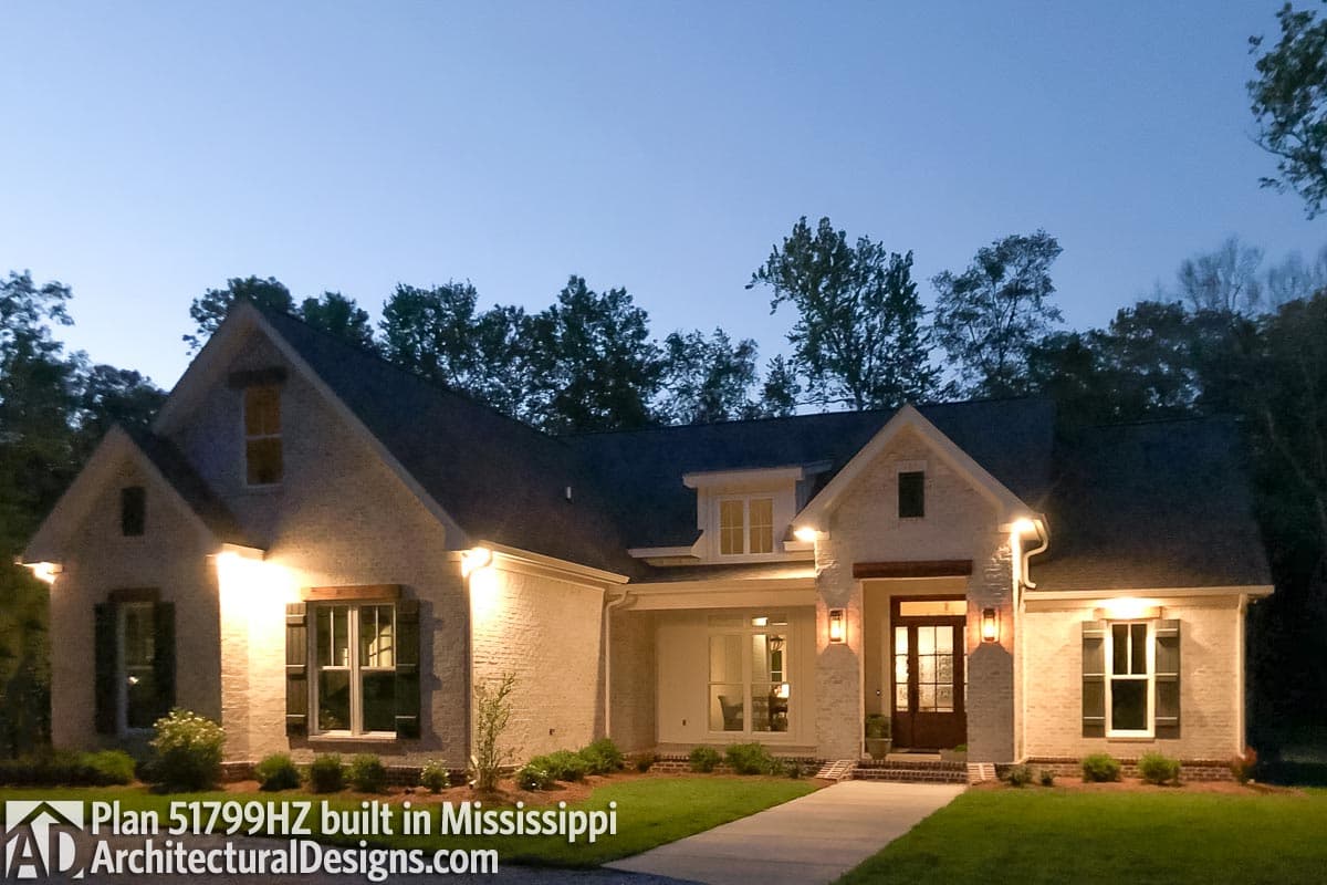 build gallery item - New American House Plan 51799HZ Come to Life in Kentucky