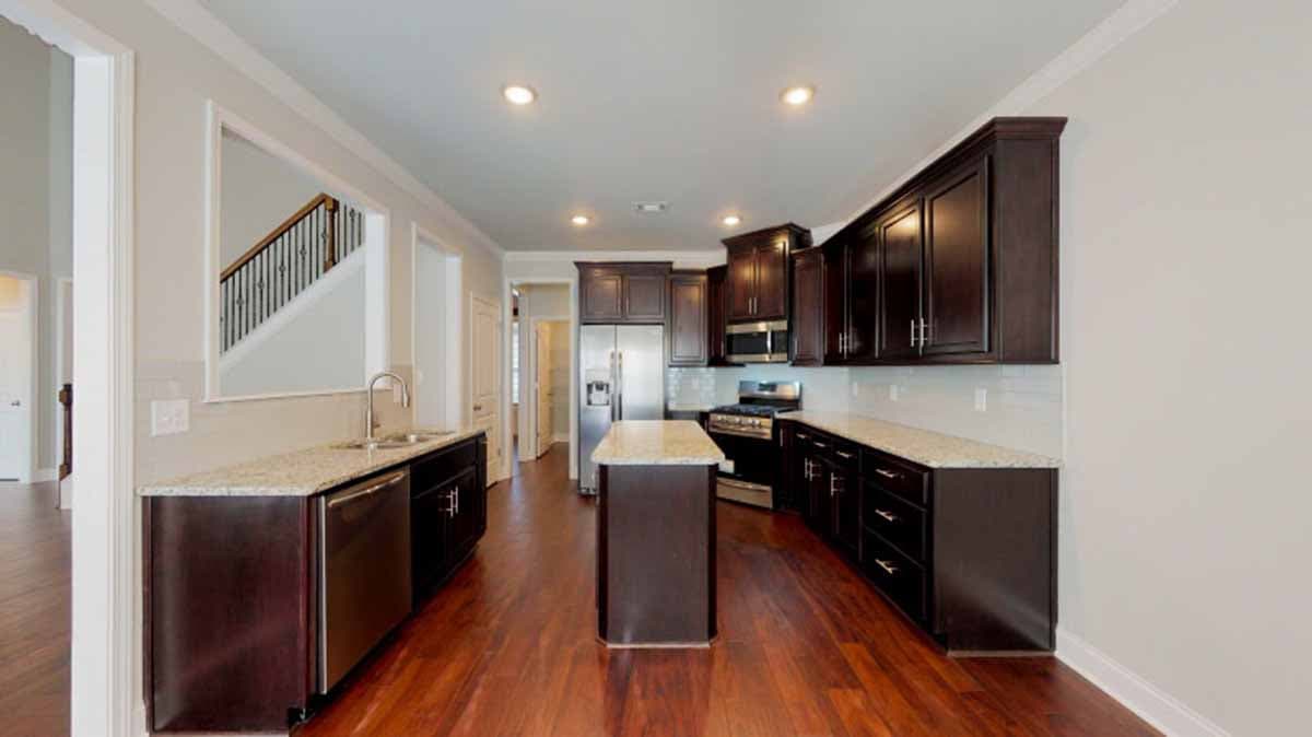 Plan 710167BTZ: 5-Bed Traditional House Plan with Angled Garage - Image #7 - Southern, Traditional