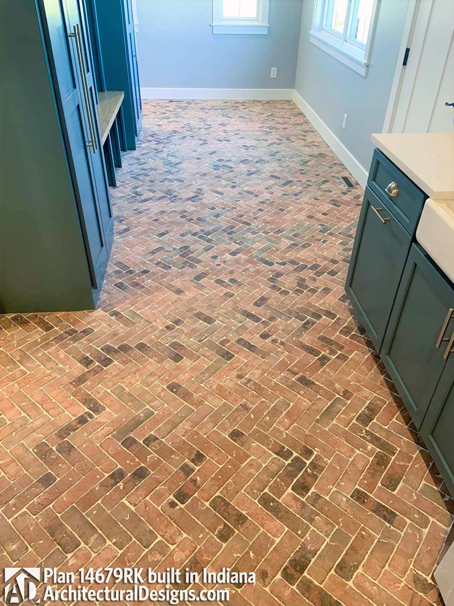 Client Photo id:  368136