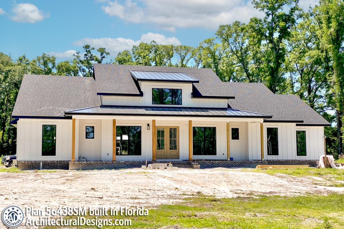 Plan 56438SM: Modern Farmhouse Plan with Vaulted Rear Porch - 2815 Sq Ft - Image #7 - Country, Farmhouse, Modern Farmhouse, Southern