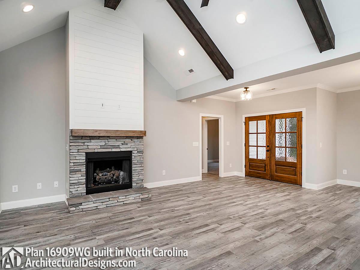 Client Photo id:  366102