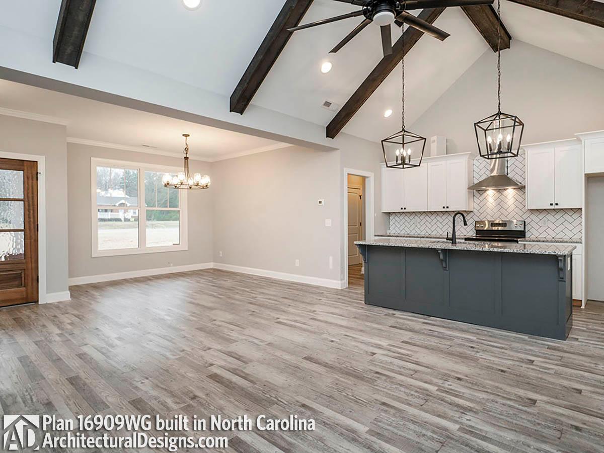 Client Photo id:  366100