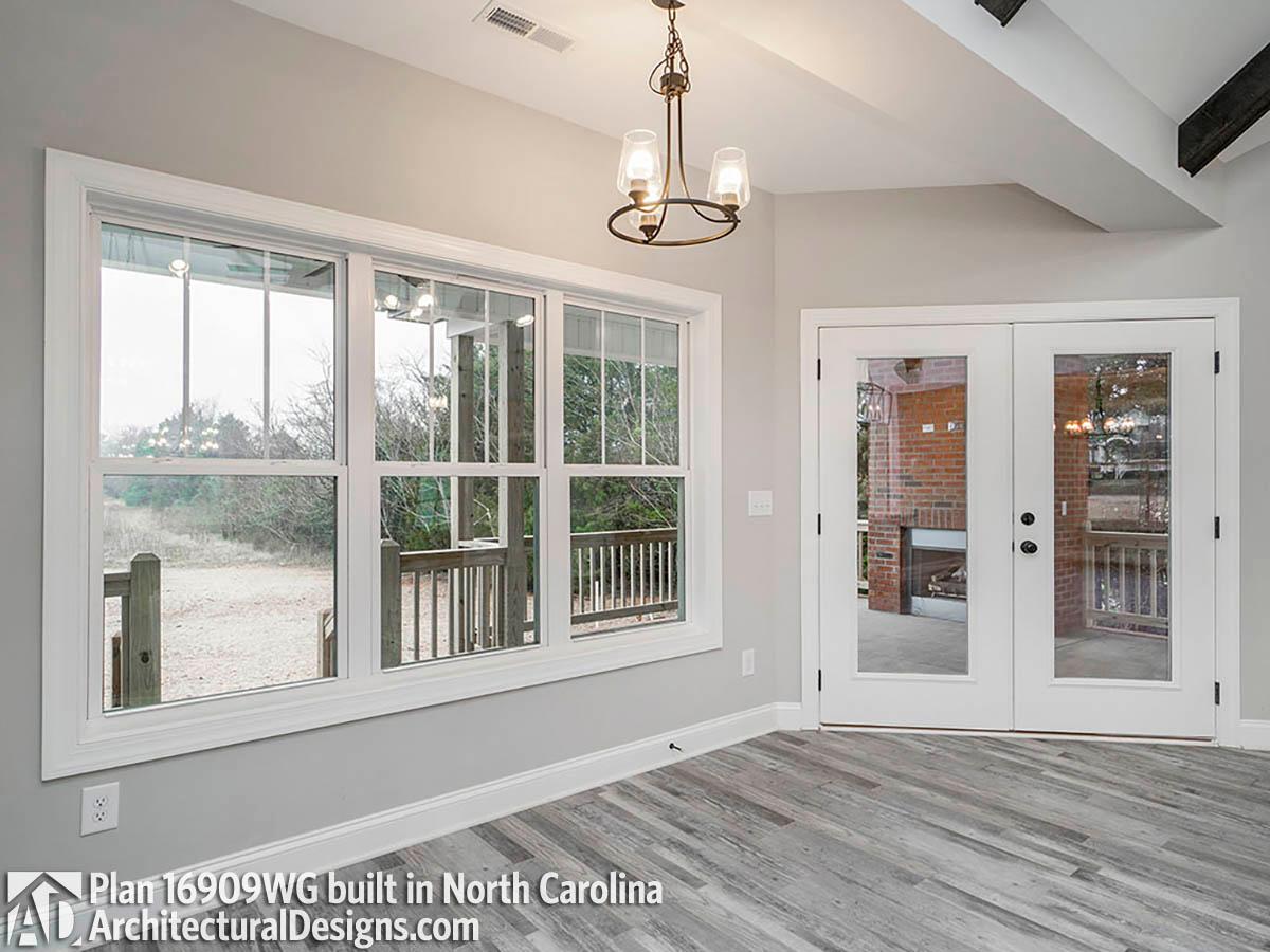 Client Photo id:  366099