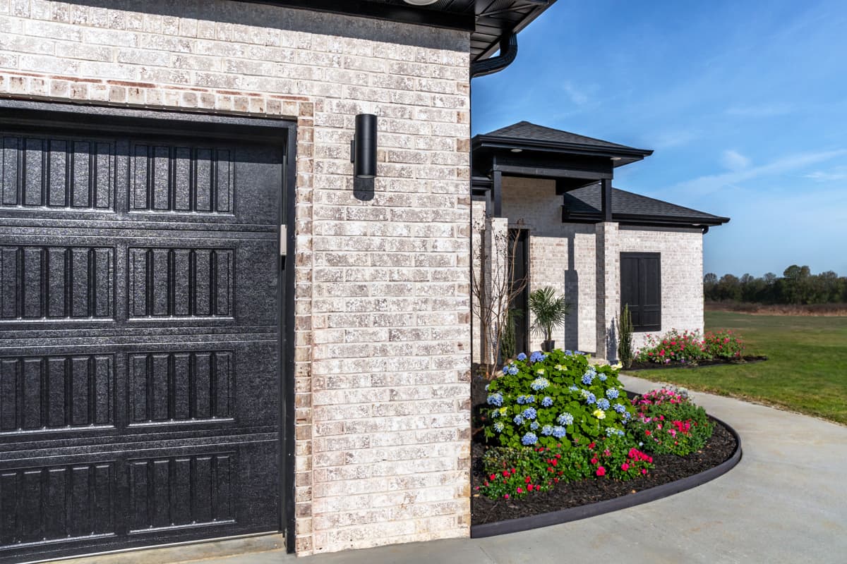 Plan 70626MK: One-Story Modern Prairie-Style House Plan - 1649 Sq Ft - Image #4 - Contemporary, Mid Century Modern, Prairie, Ranch