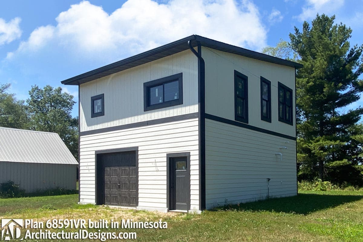 build gallery item - Carriage House Plan 68591VR Comes to Life in Minnesota
