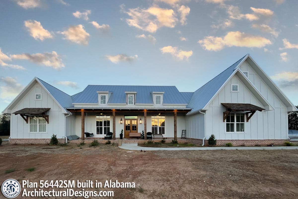 Plan 56442SM: Modern Farmhouse Plan with Split Bedroom Layout - 2514 Sq Ft - Image #5 - Country, Farmhouse, Modern Farmhouse, New American, Ranch