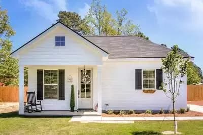 3-Bed Cottage Plan with Open Layout