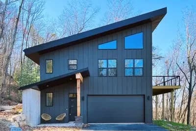 3-Bed Modern Mountain Home with Artist's Loft - 1359 Sq Ft