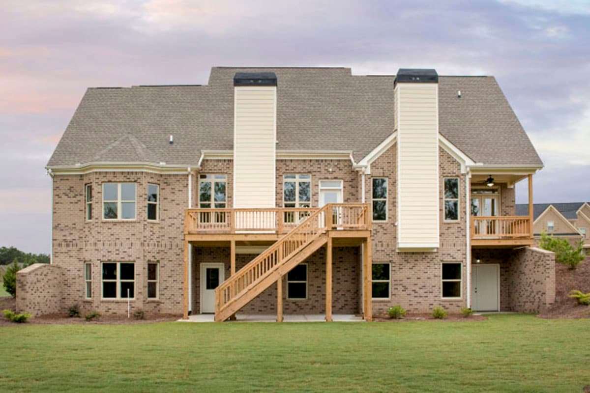 Plan 710296BTZ: 4-Bed House Plan with Vaulted Family Room - Image #10 - Southern, Traditional