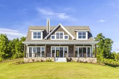 5-Bed Country Cottage with 2-Story Family Room