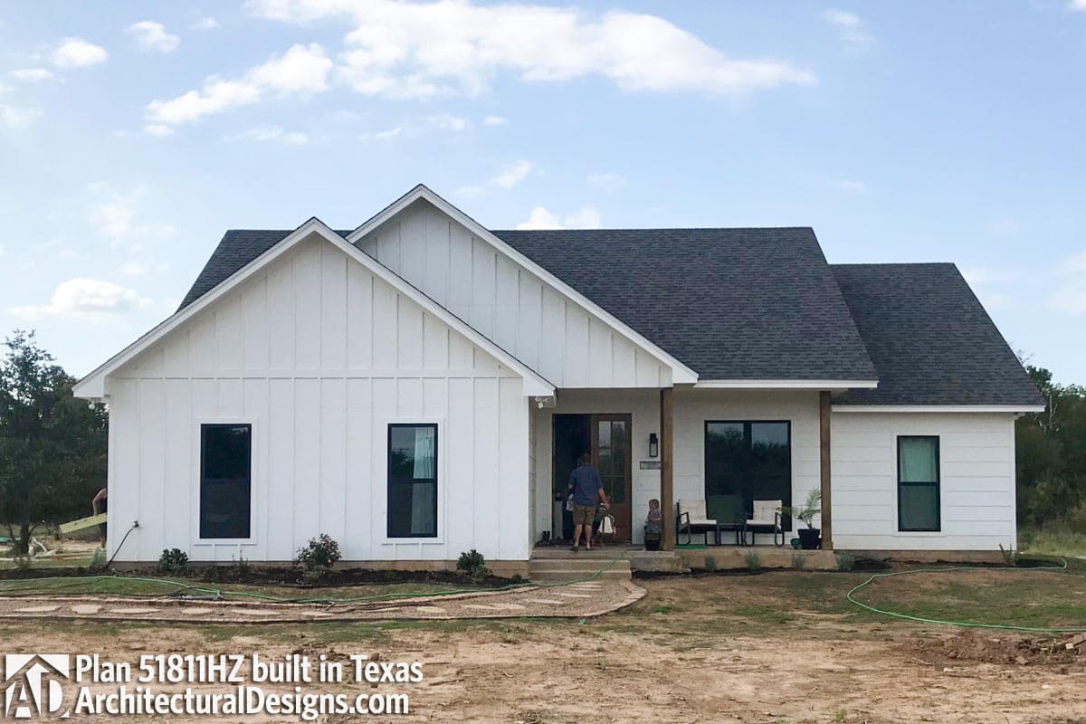 Plan 51811HZ: 3-Bed New American Ranch Home Plan - 1398 Sq Ft - Image #5 - Country, Farmhouse, New American, Ranch, Southern, Traditional