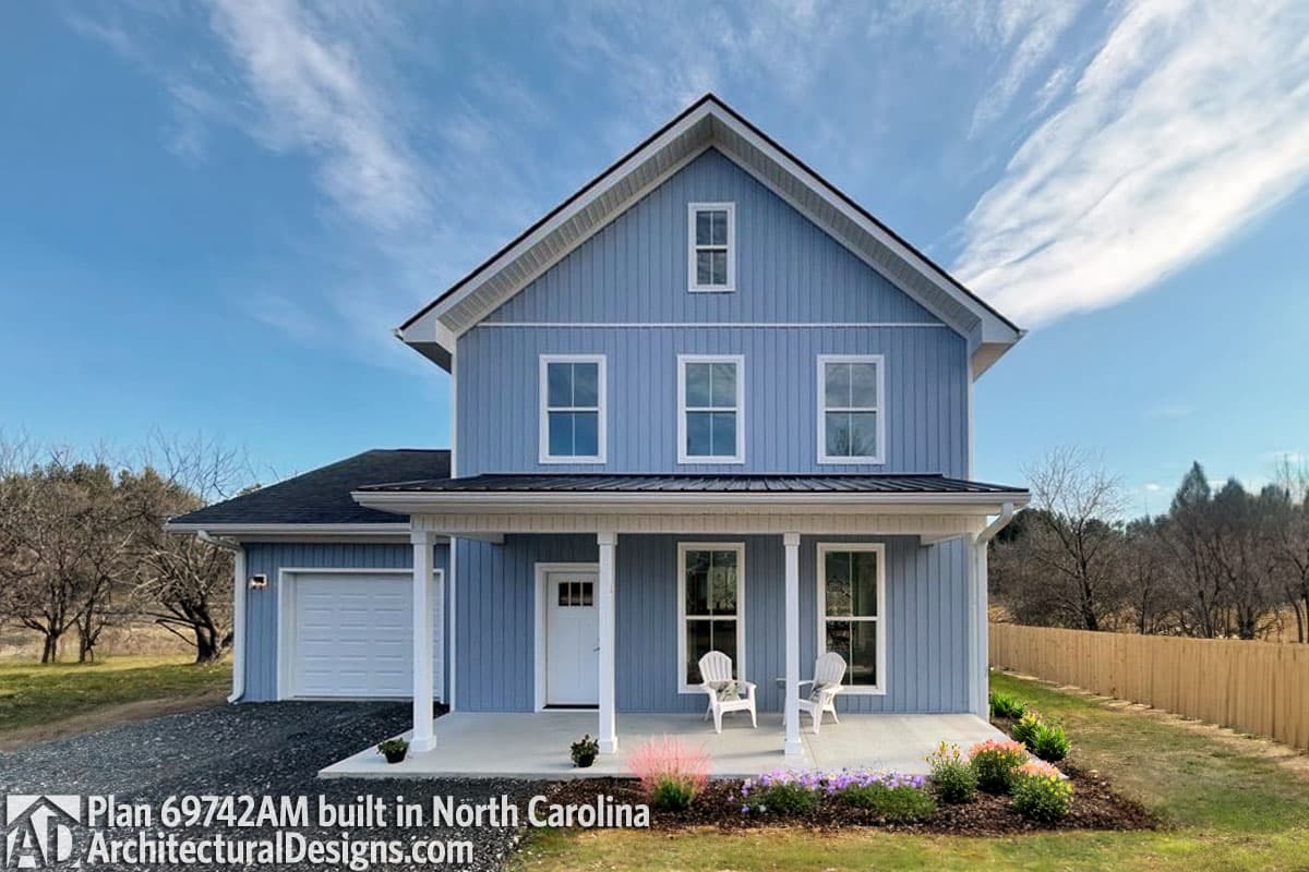 House plan exterior: Two-story Modern Farmhouse with front-facing gable, covered porch, and attached side garage.