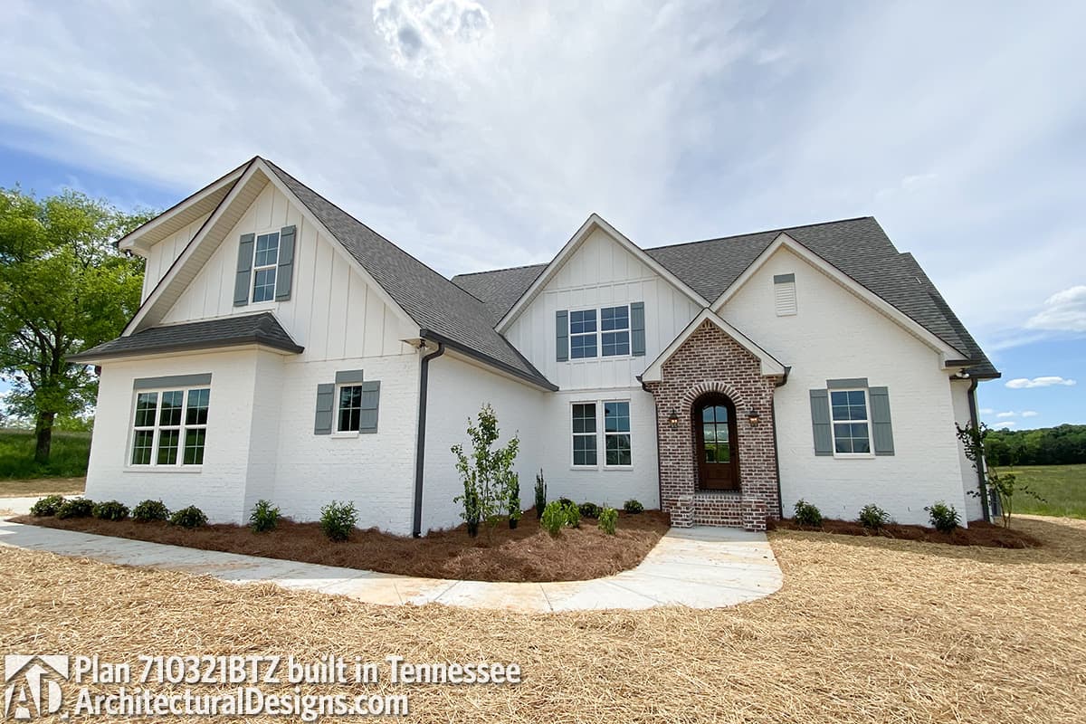 build gallery item - House Plan 710321BTZ comes to life in Georgia in reverse