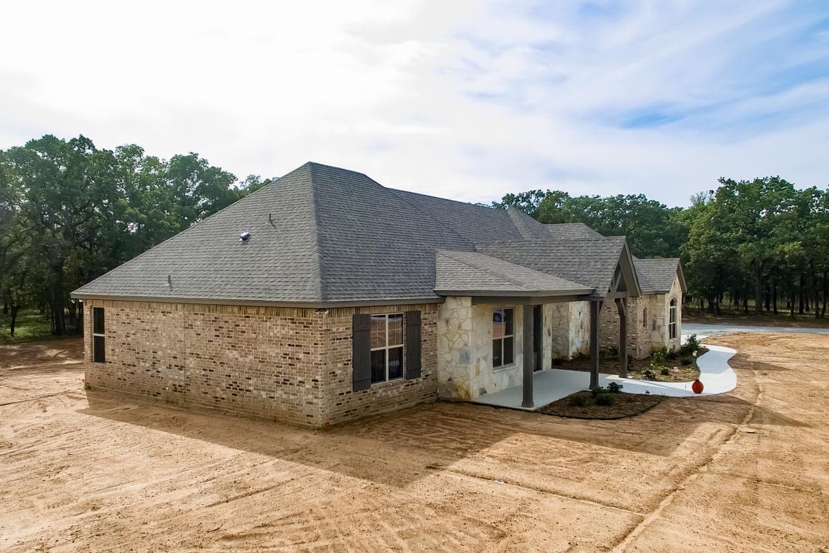 Plan 68638VR: Hill Country Ranch Home Plan with Dramatic Family Room - 2709 Sq Ft - Image #4 - Country, Hill Country, Mountain, Ranch