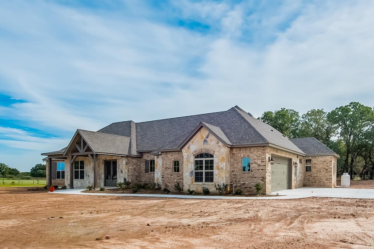 Plan 68638VR: Hill Country Ranch Home Plan with Dramatic Family Room - 2709 Sq Ft - Image #6 - Country, Hill Country, Mountain, Ranch