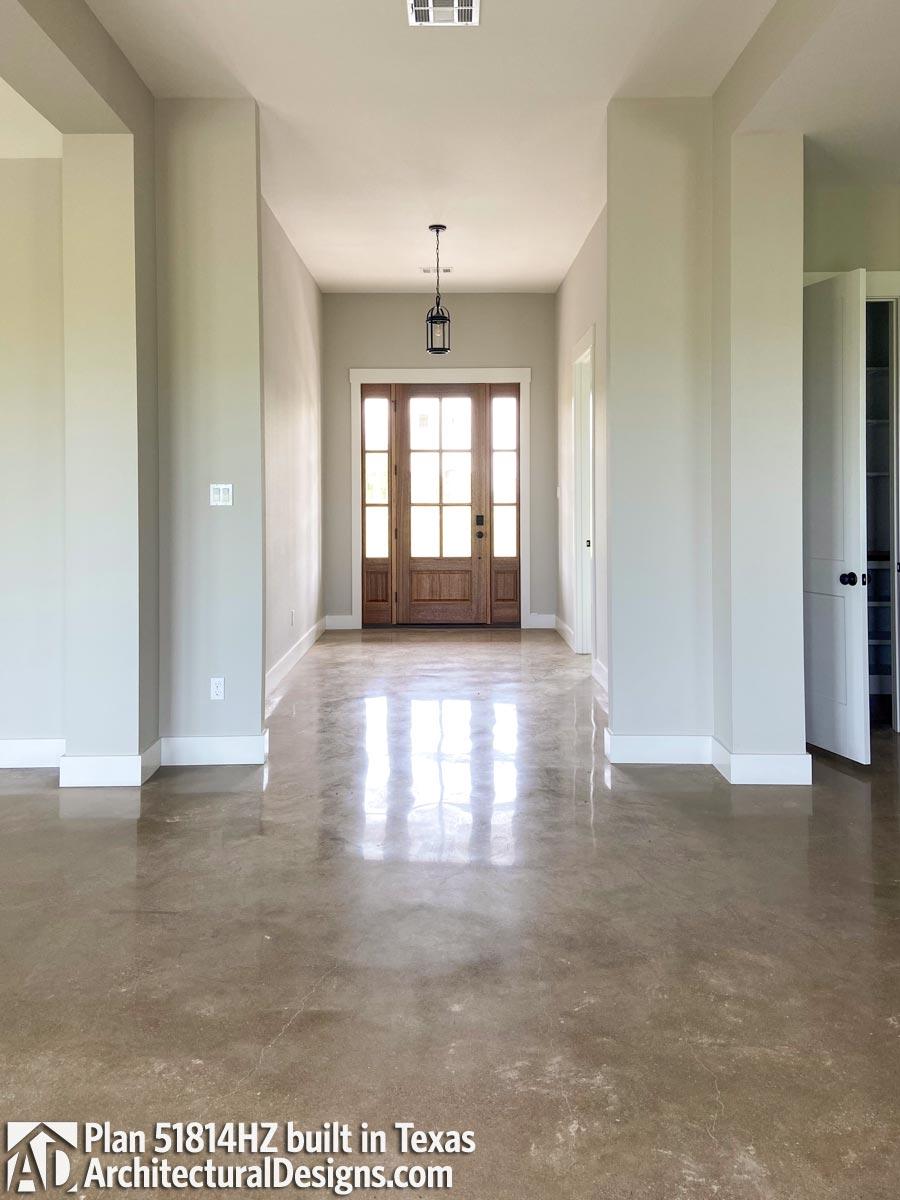 Client Photo id:  369377