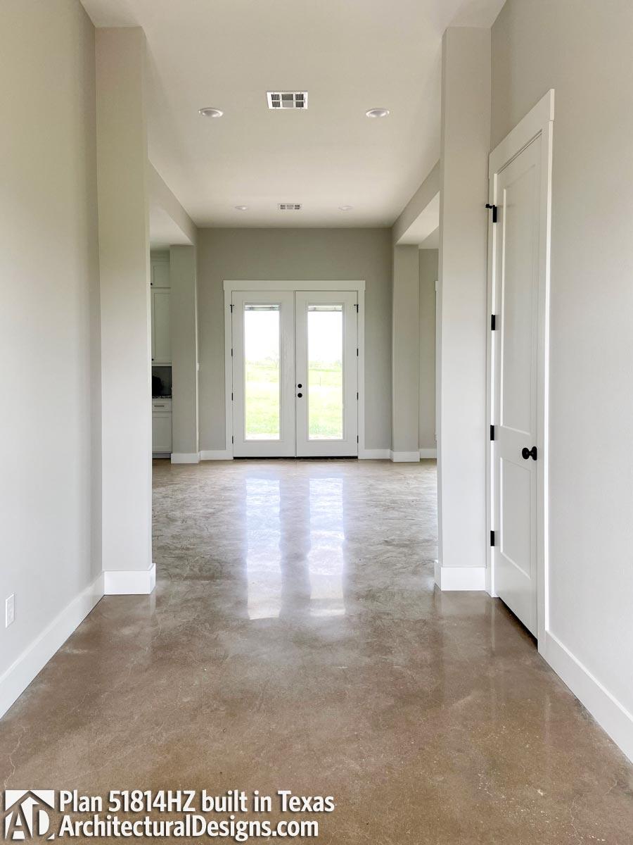 Client Photo id:  369378