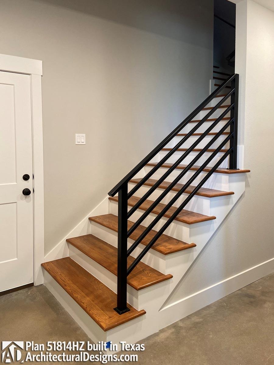 Client Photo id:  369379