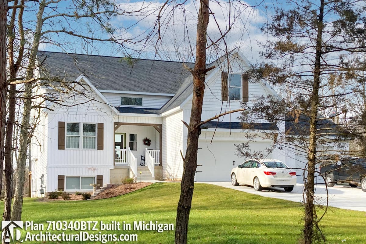 build gallery item - Modern Farmhouse Plan 710340BTZ Comes to Life in Michigan