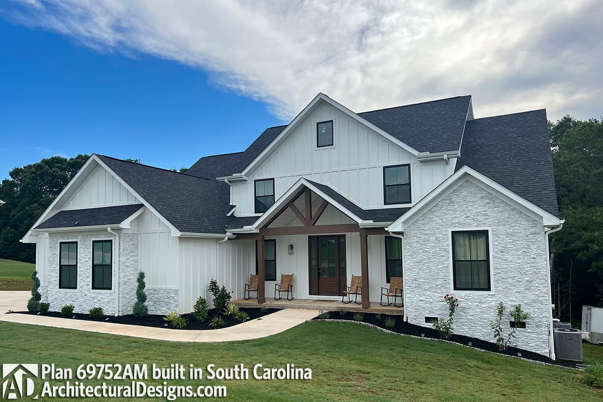 build gallery item - House Plan 69752AM Comes to Life in Tennessee!